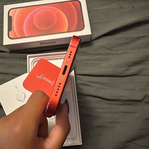 iPhone 12 - Picture 8 of 8